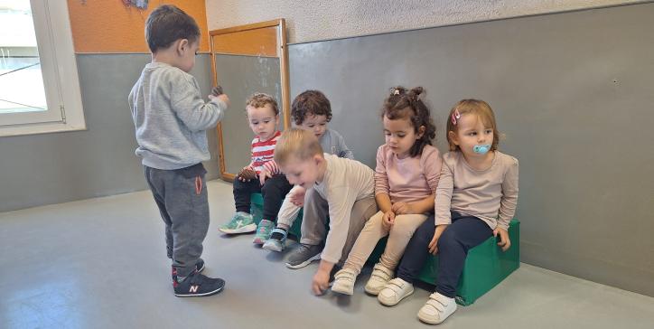 repartim pinyes als companys!